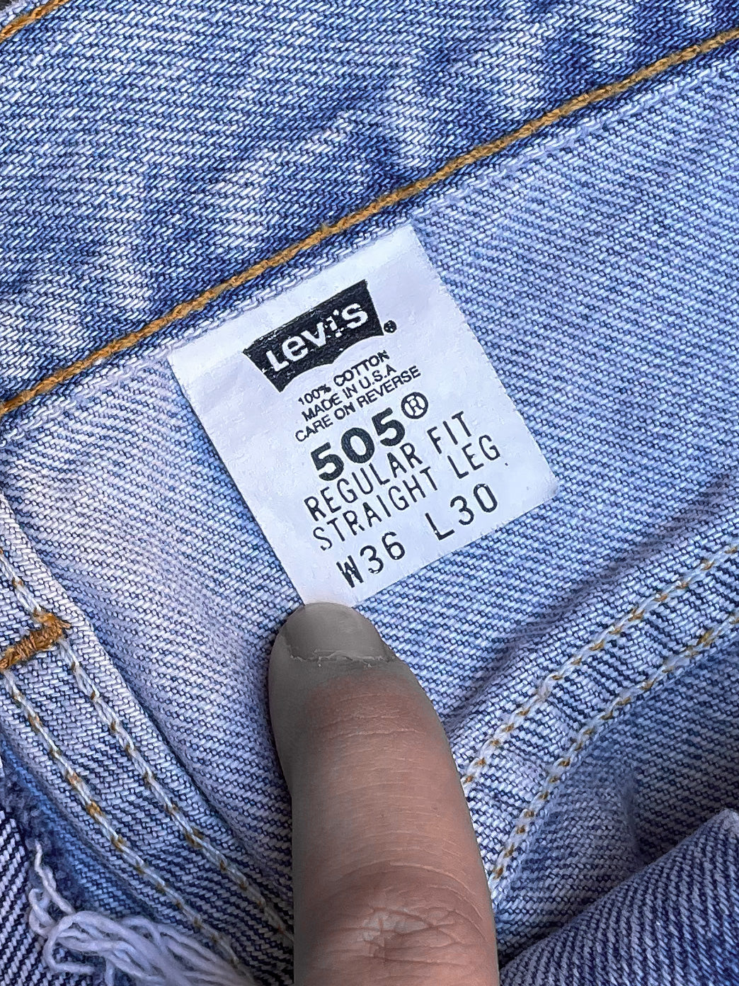 Vintage Levi’s Repaired Faded Blue 505 Released Hem (34X31)