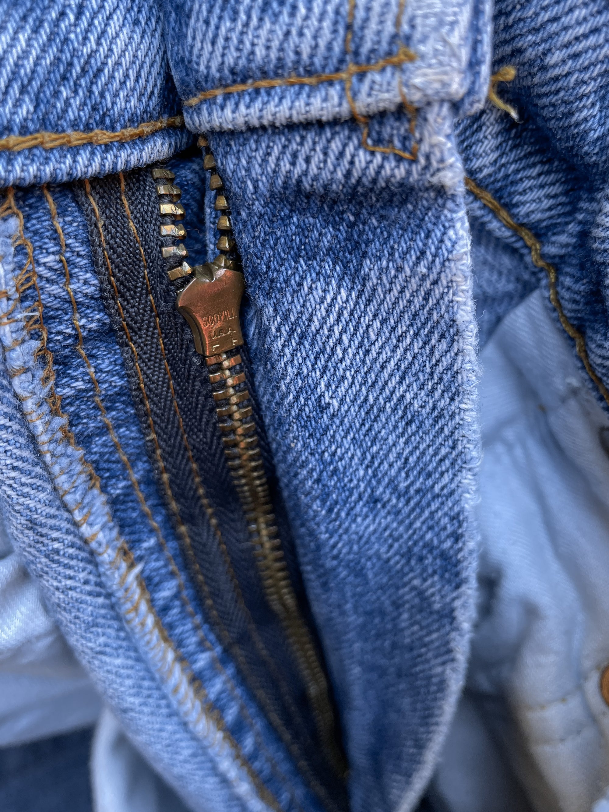 1980s/90s Levis Worn In Blue 505 Scovill Zip (34X32)