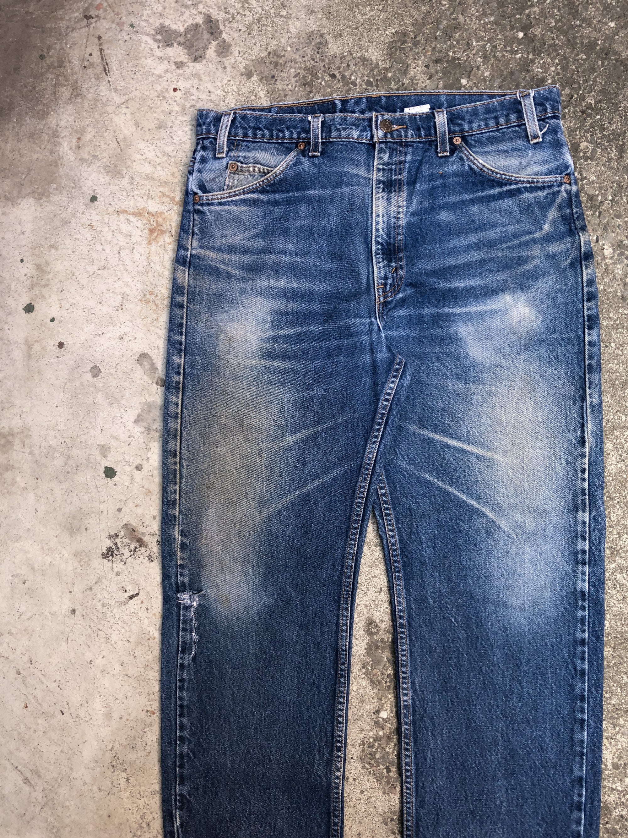 1990s Orange Tab Levis Worn In Blue 505 Released Hem (35X29)