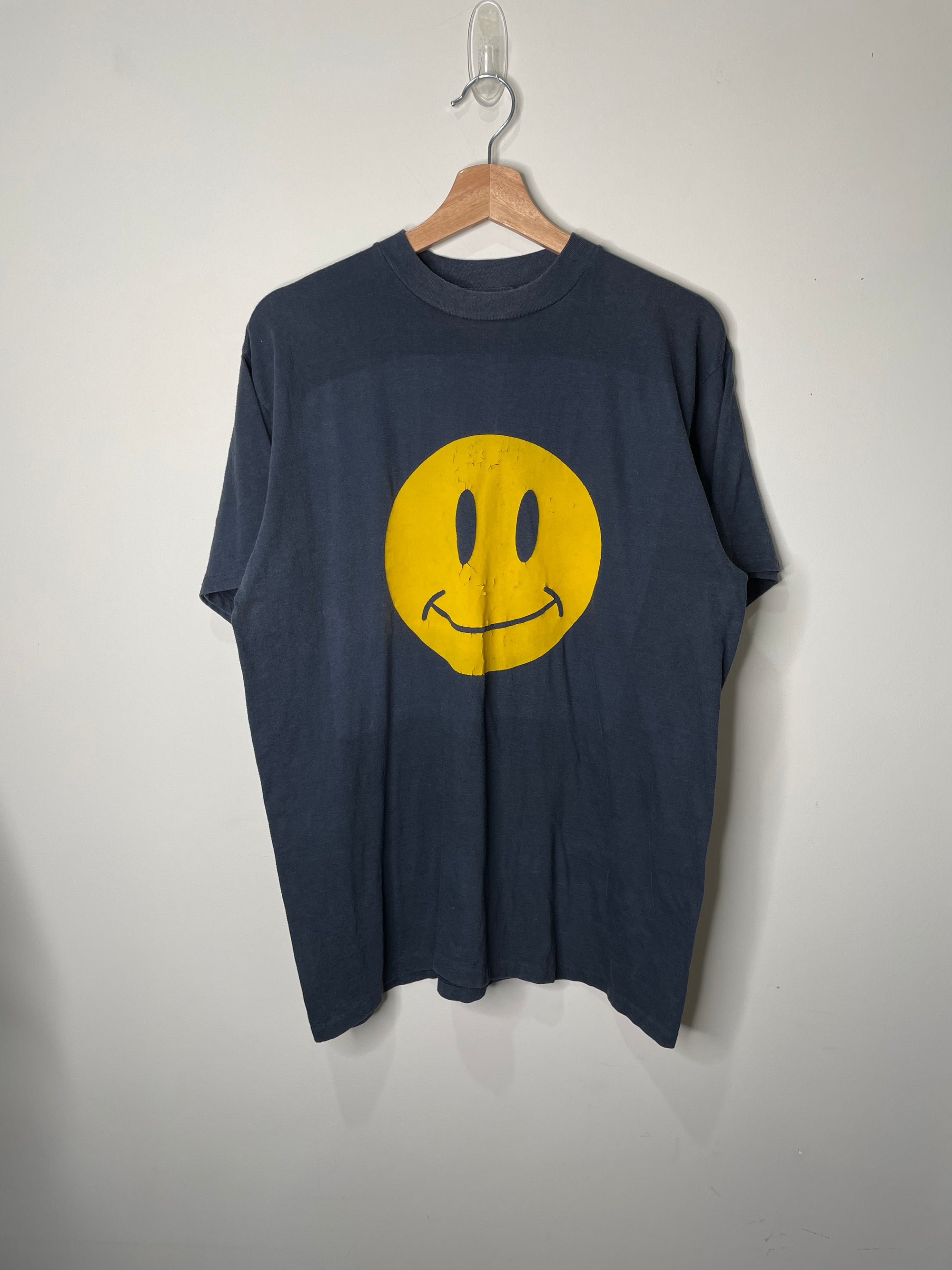 1980s/90s “Smiley Face” Faded Single Stitched Tee (L)