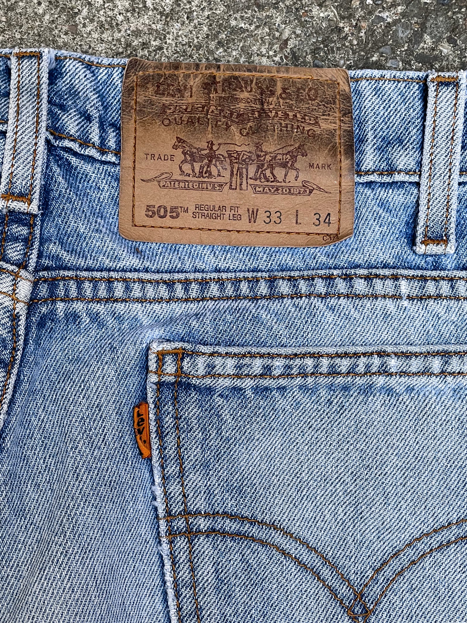 1990s Orange Tab Levi’s Faded Blue 505 Overlock Hem (32X28)