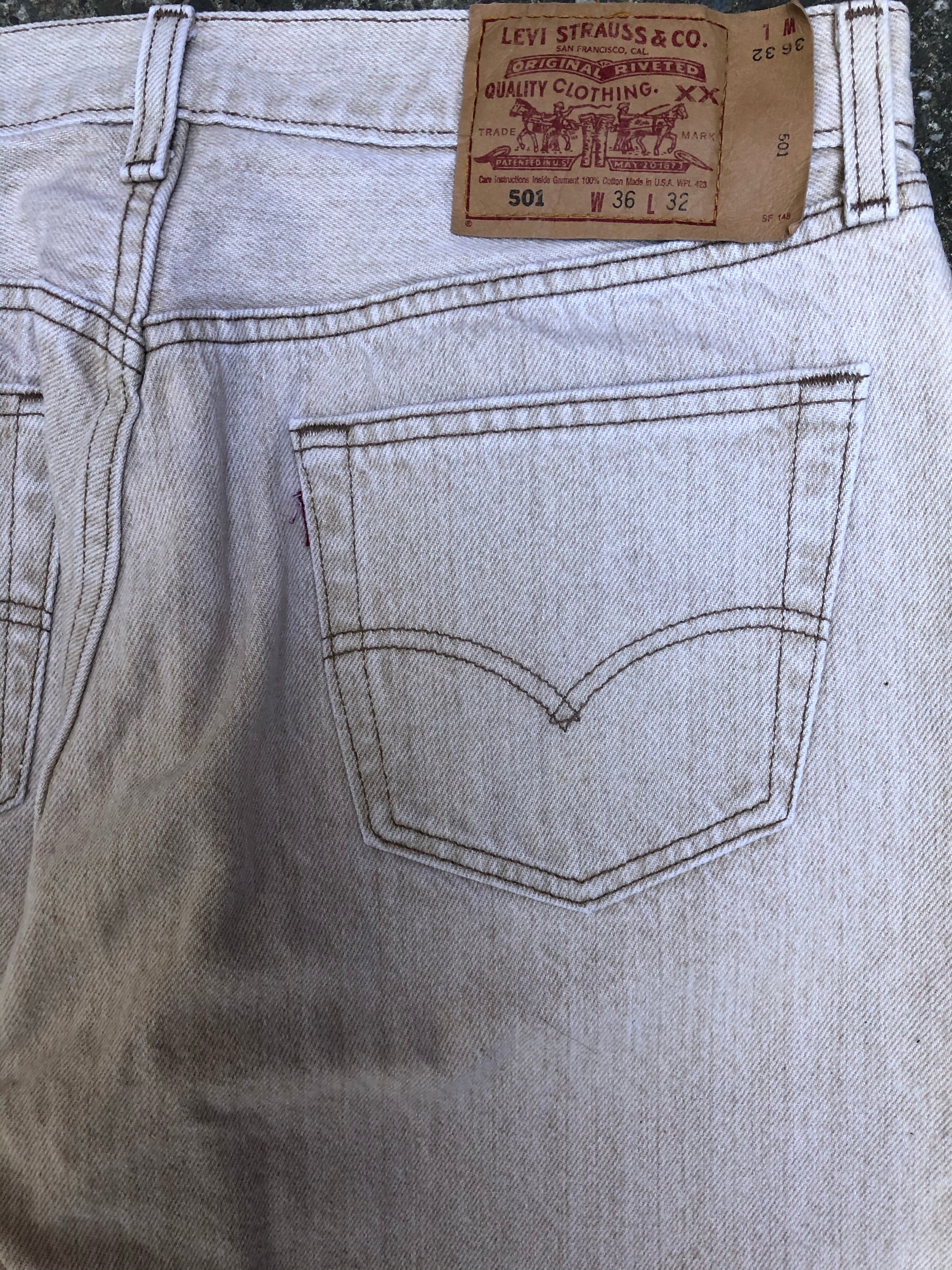 1990s Levis Sand 501 (33X31)