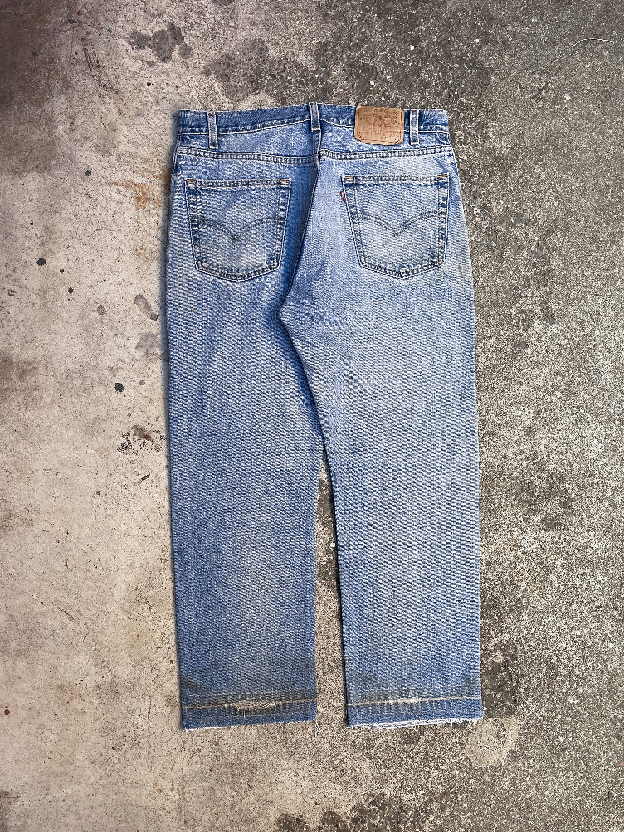 Vintage Levi’s Faded Blue 505 Released Hem (34X27)