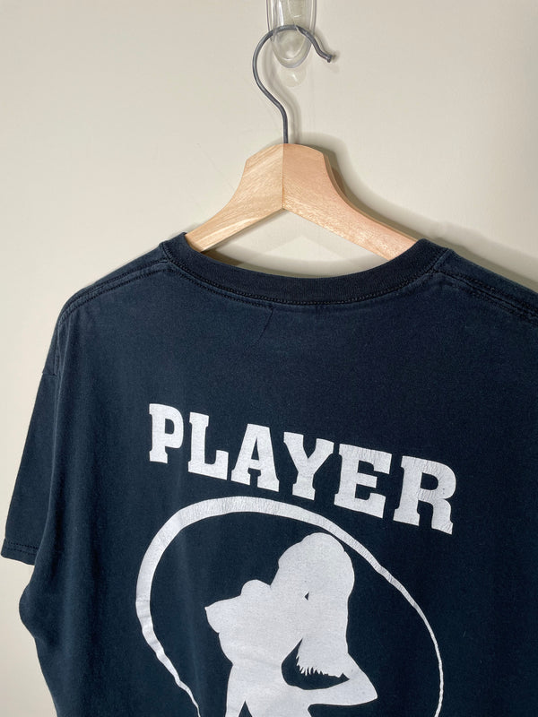 Vintage 00s “Player” Tee (L)