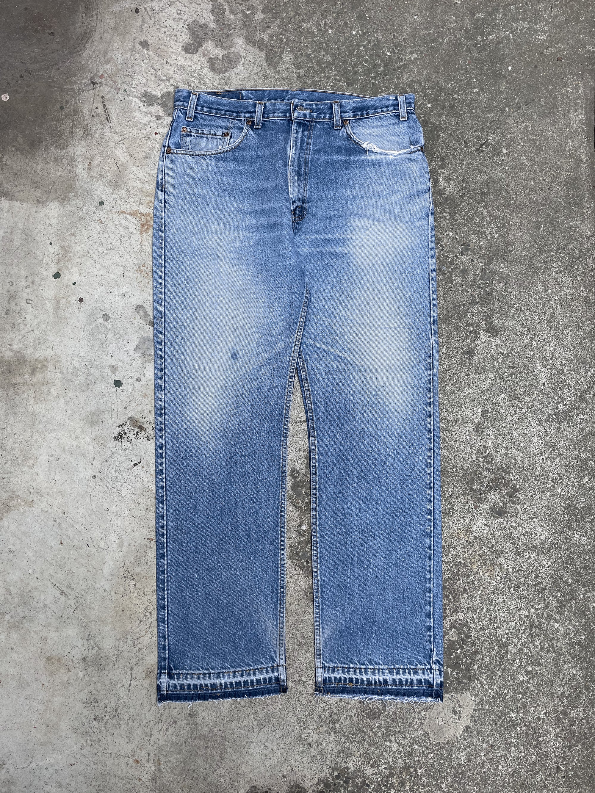 Early 00s Levis Faded Blue 505 Released Hem (37X31)