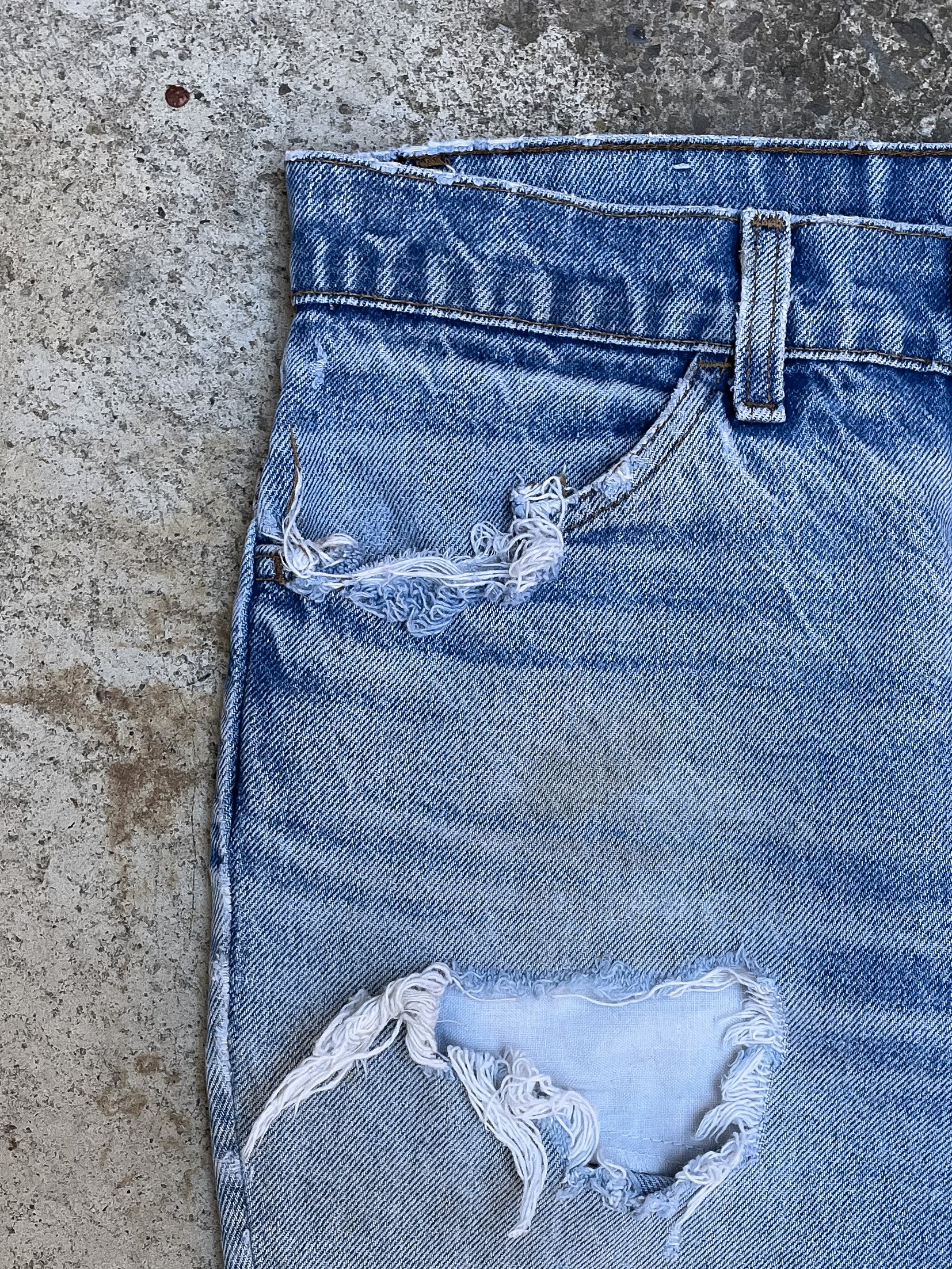 1980s/90s Orange Tab Levi’s Distressed Faded Blue 684 (28X29)