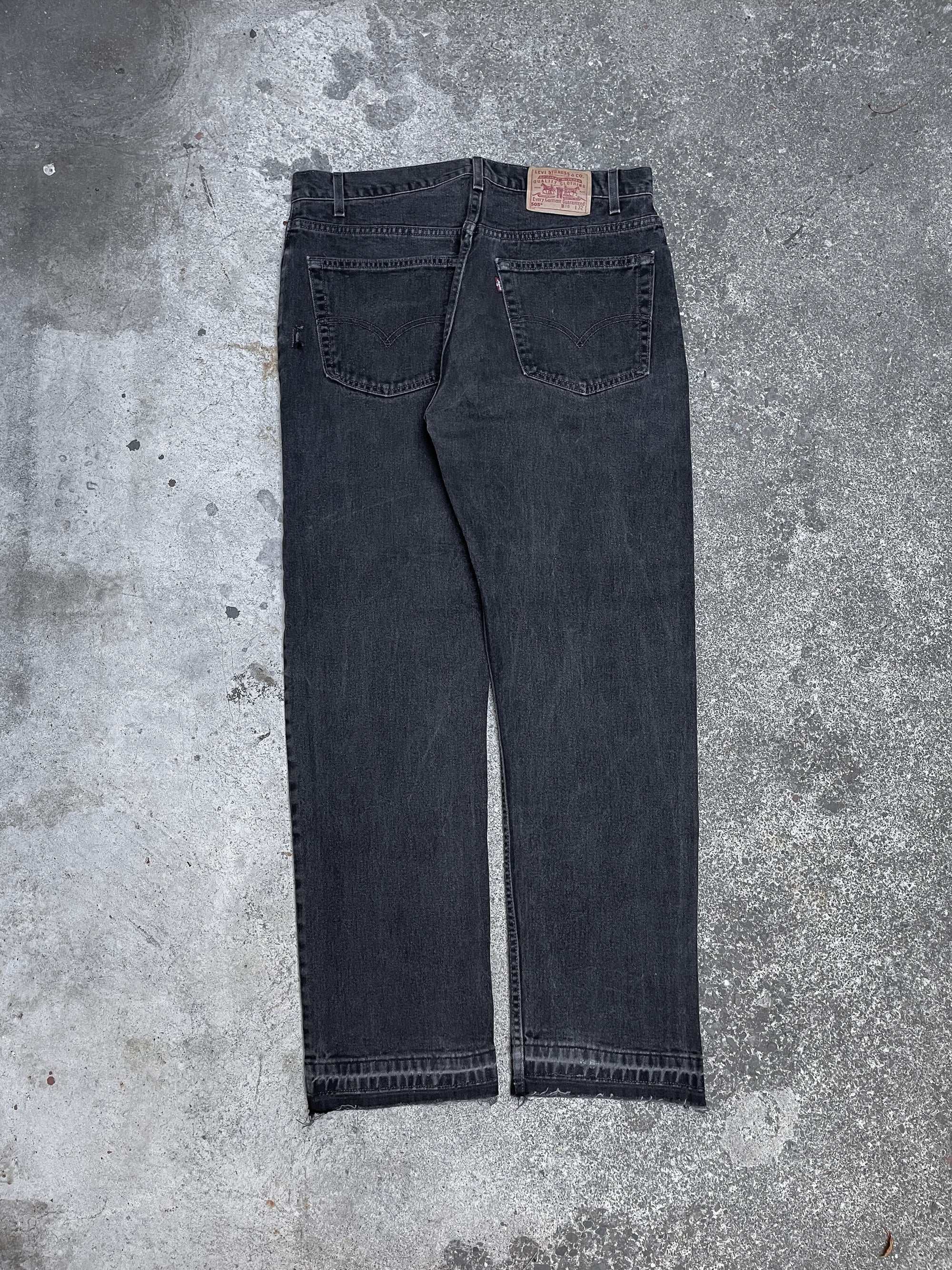 Vintage Levi’s Faded Black 505 Released Hem (36X31)