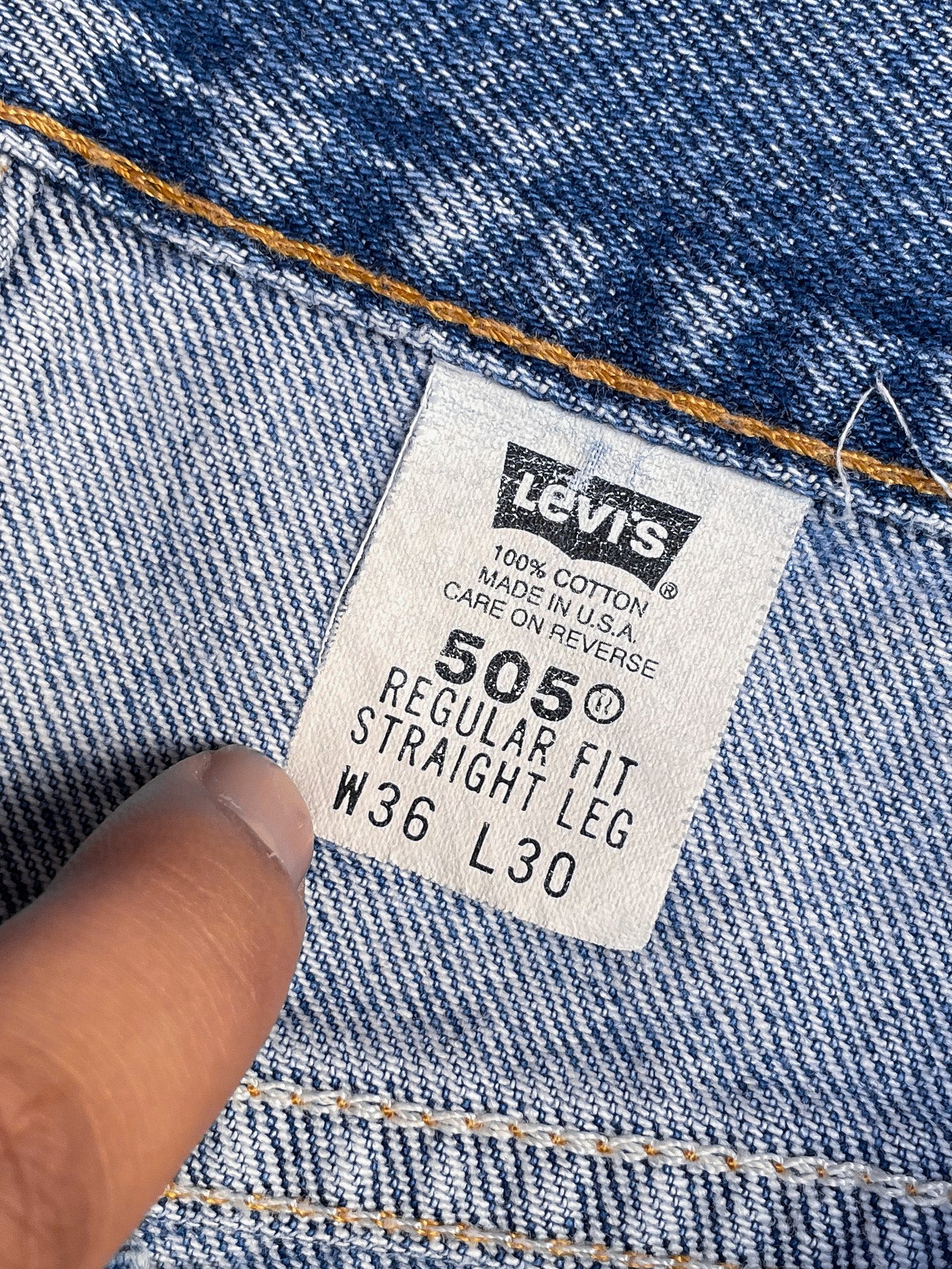 Vintage Levi’s Faded Blue 505 Released Hem (34X27)