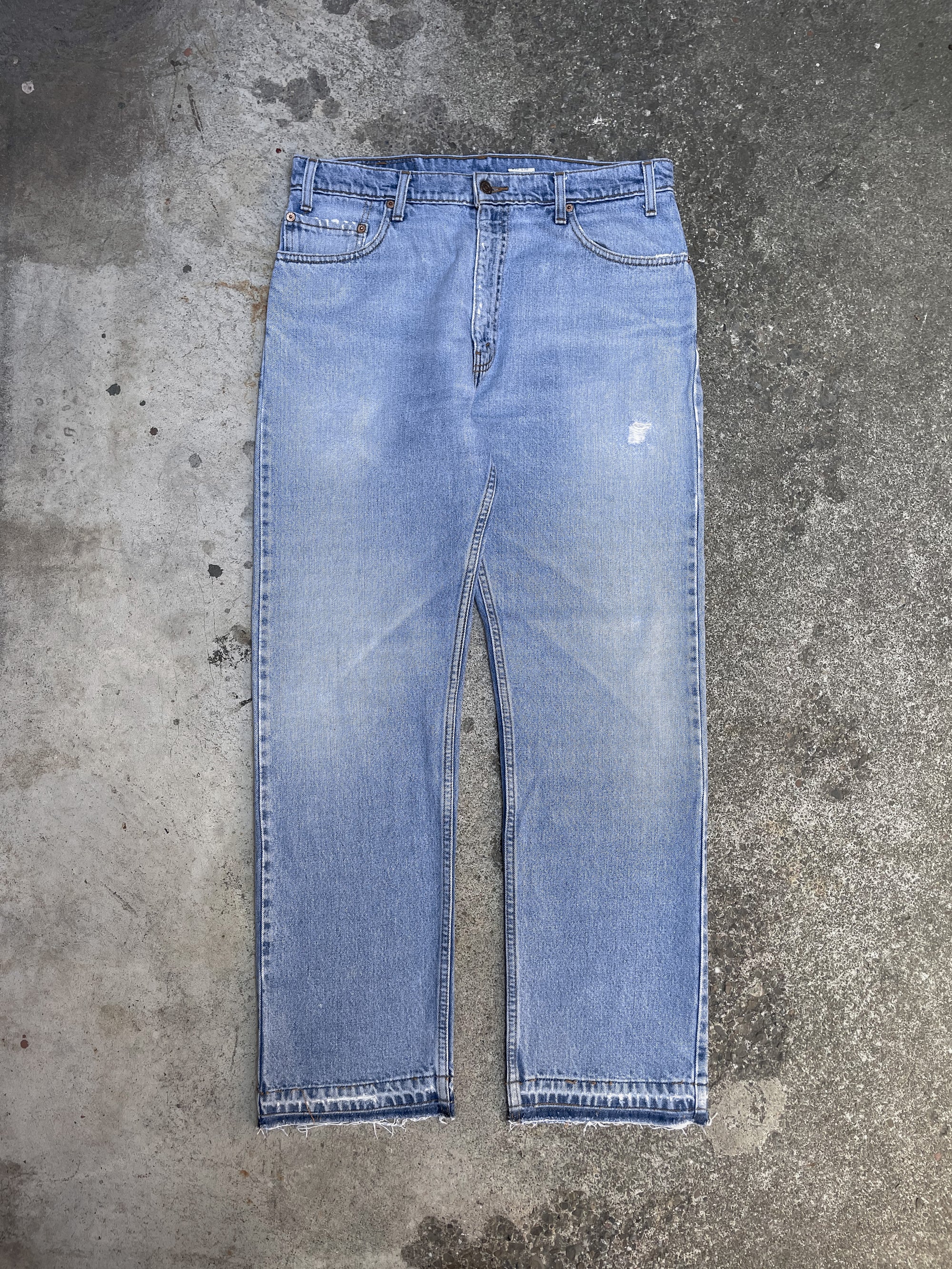 1990s Levis Faded Blue 505 Released Hem (35X30)