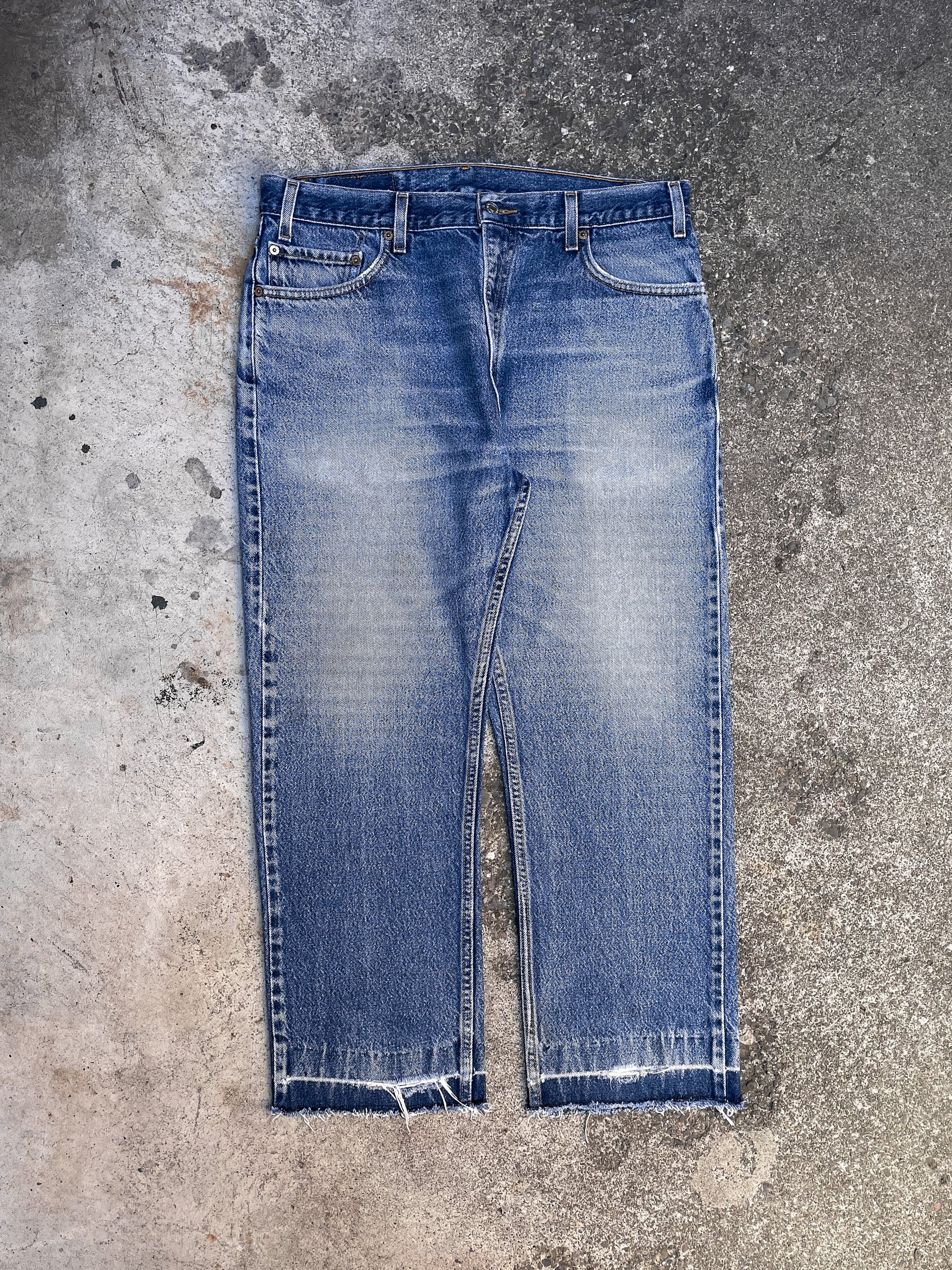 Vintage Levi’s Worn In Blue 505 Released Hem (34X26)