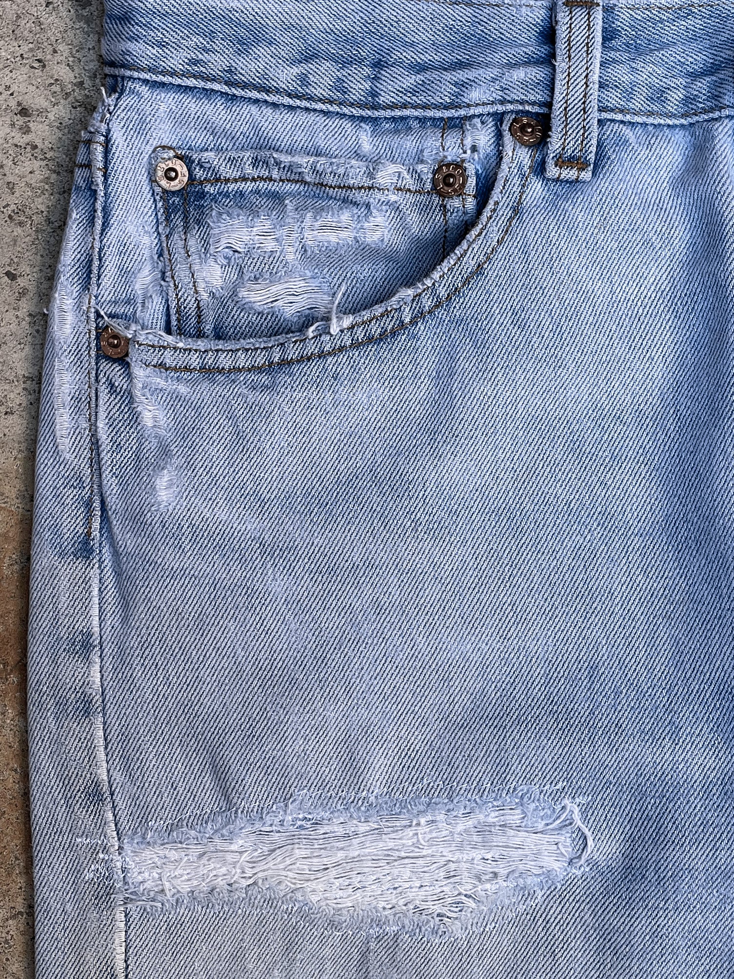 1990s Levi’s Repaired Faded Blue 501 Released Hem (28X31)