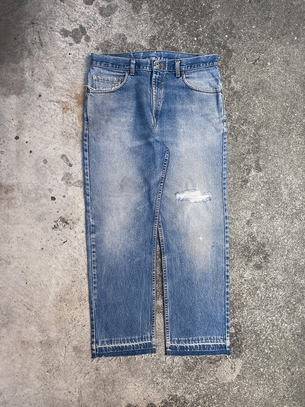 Vintage Levi’s Distressed Faded Blue 505 Released Hem (34X28)