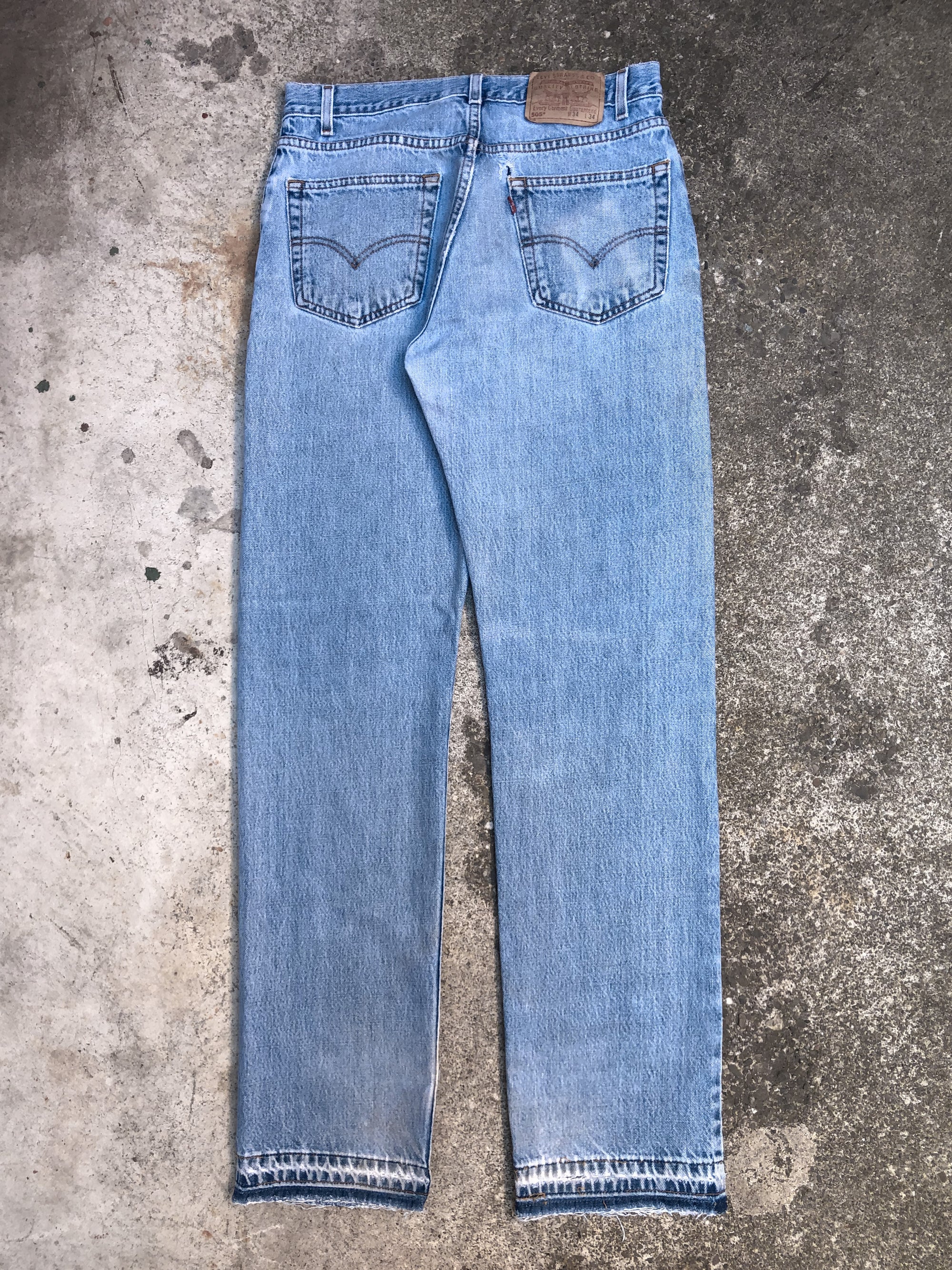 1990s Levis Faded Blue 505 Released Hem (31X33)