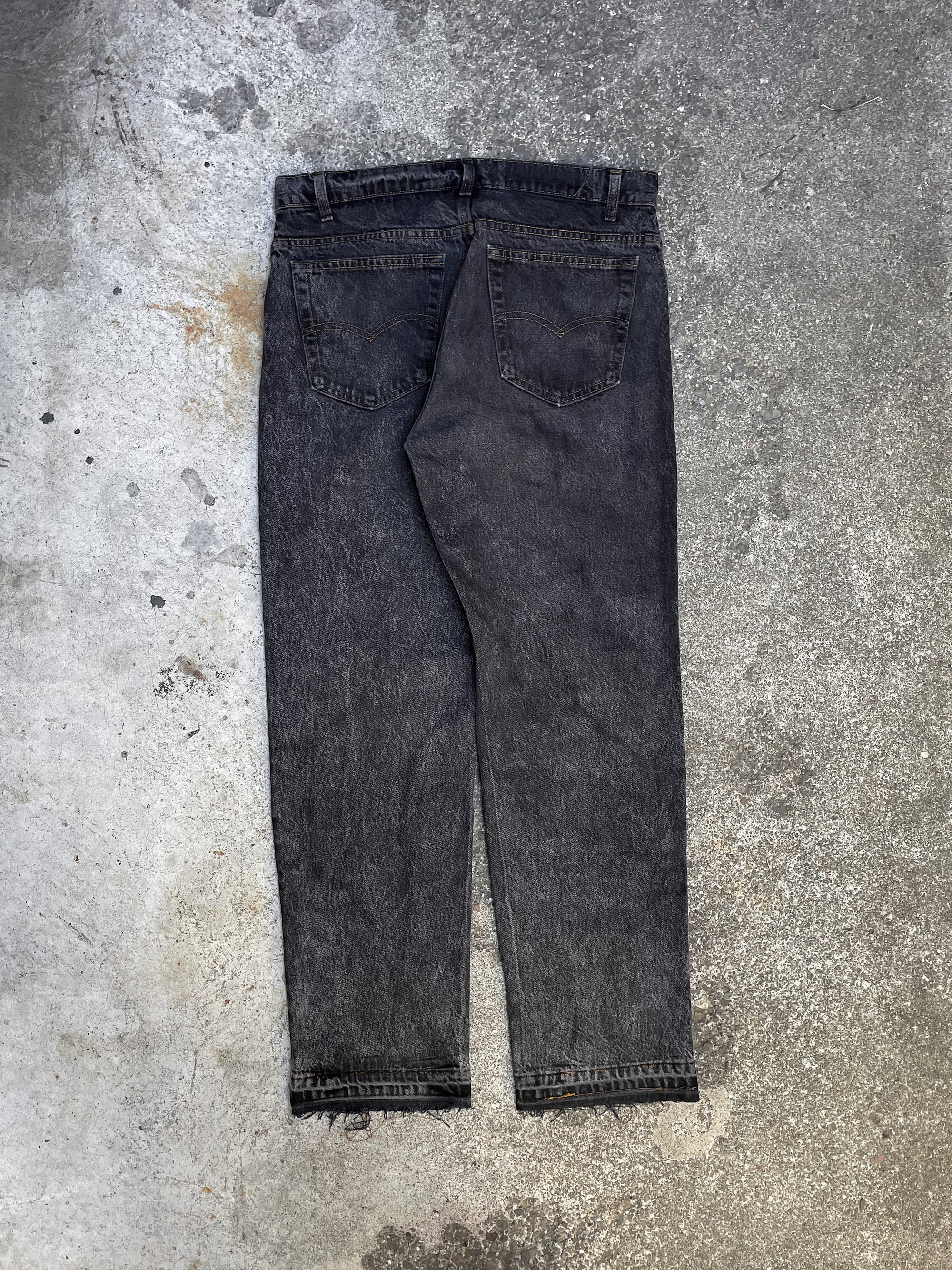 1980s/90s Levi’s Charcoal Black Denim Released Hem (34X30)