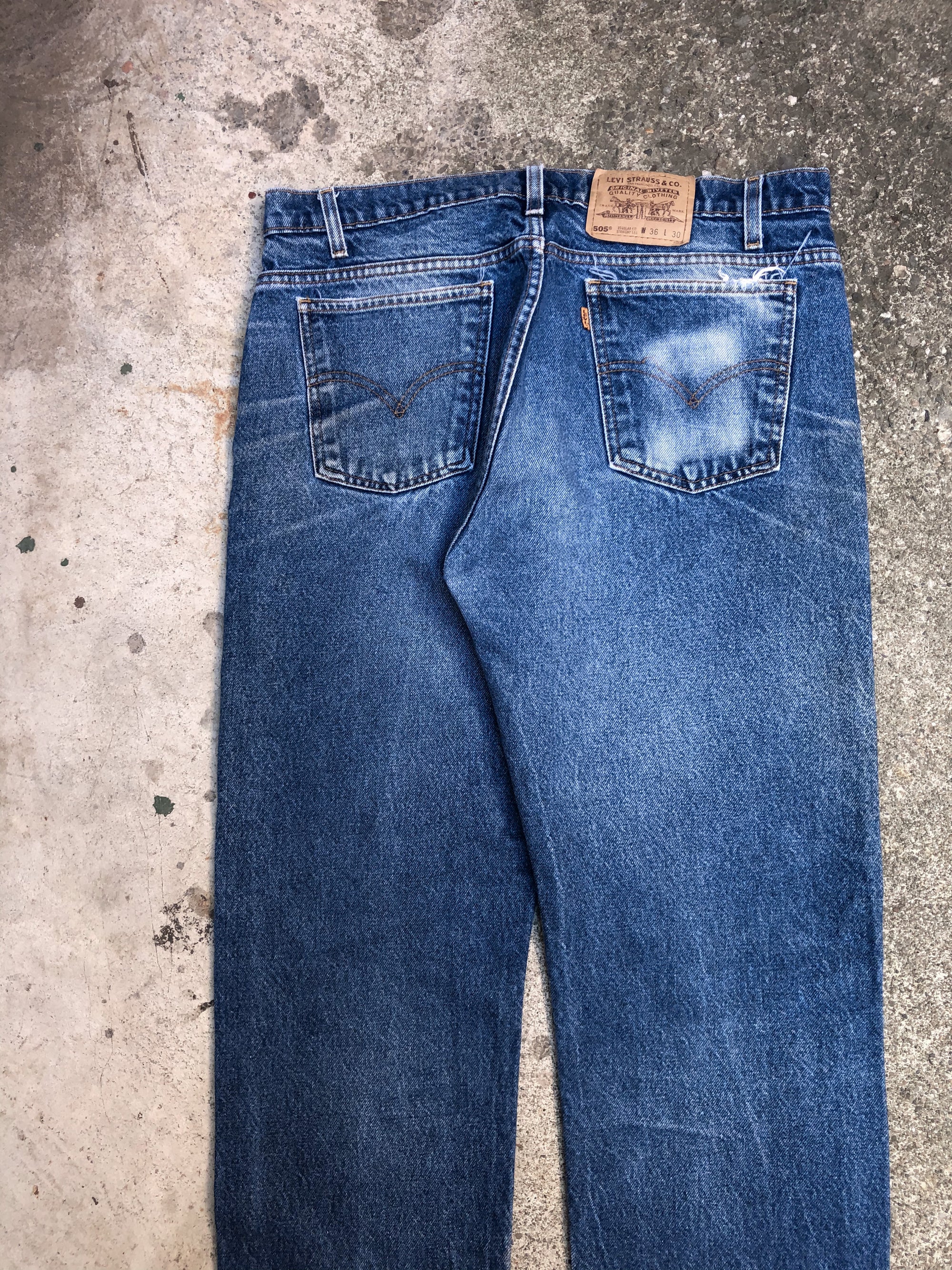 1990s Orange Tab Levis Worn In Blue 505 Released Hem (35X29)