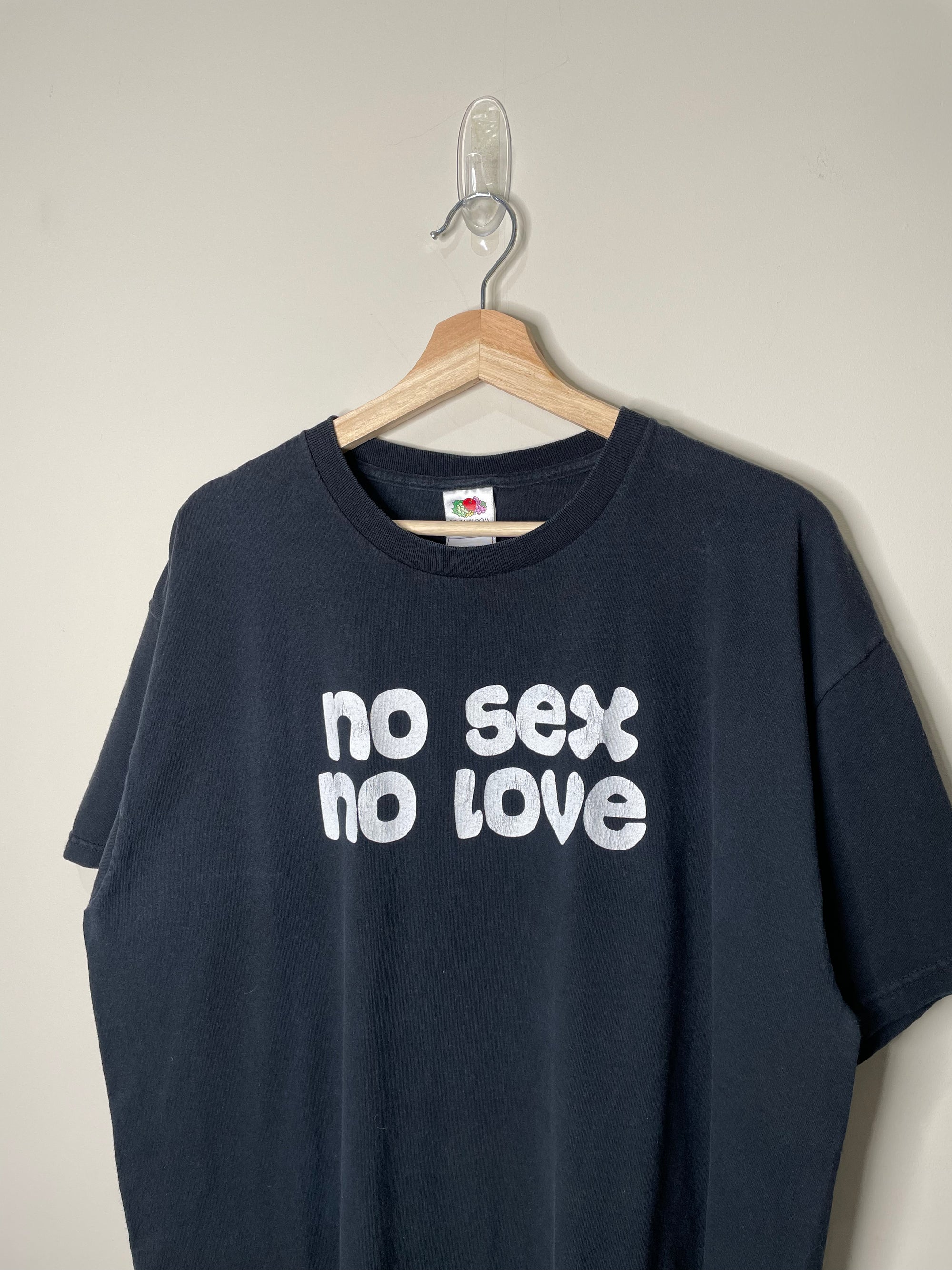 Vintage 00s “No Sex No Love” Tee (XL)