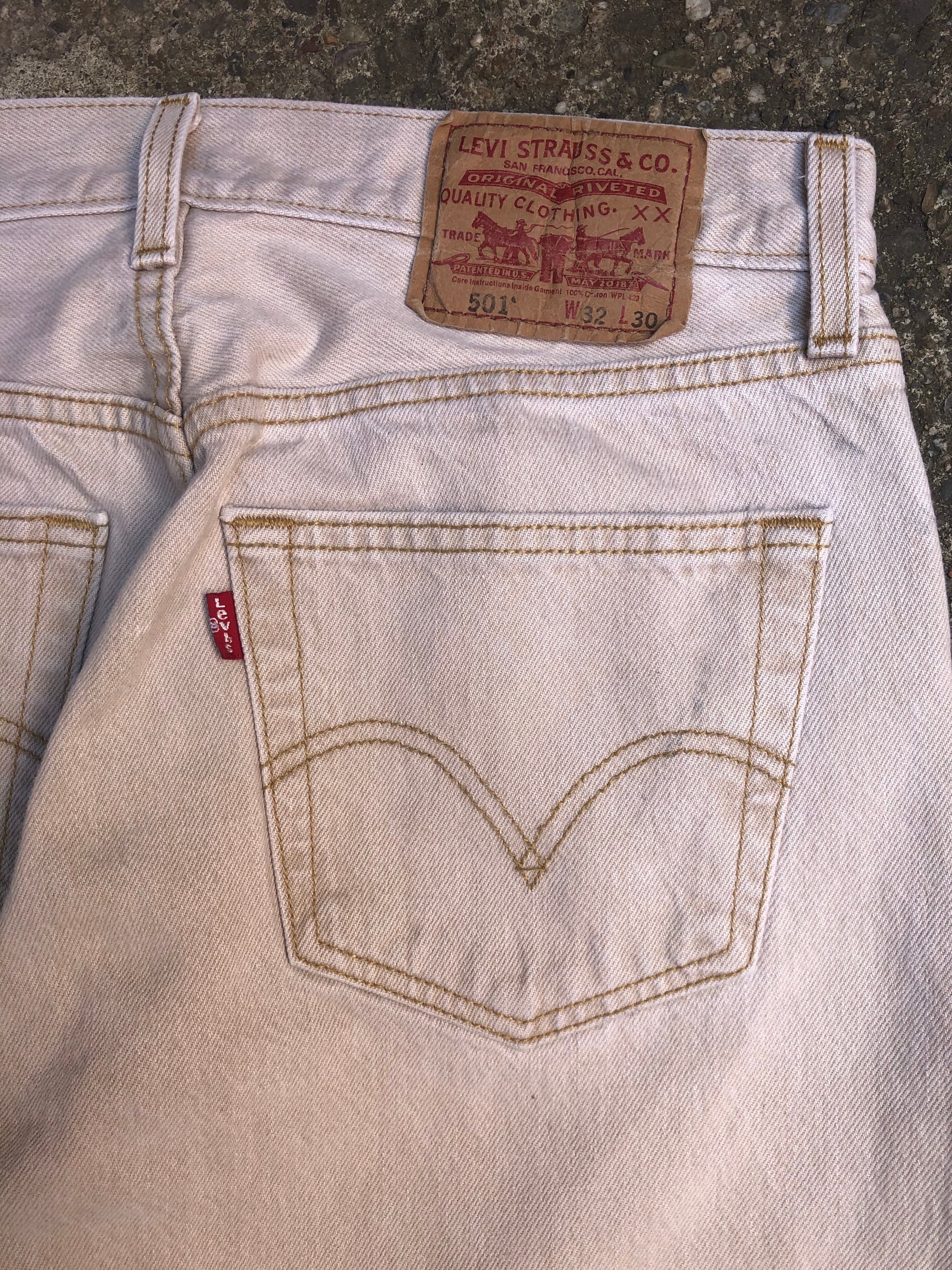 1990s Levis 501 Cream Split Released Hem (30X27)