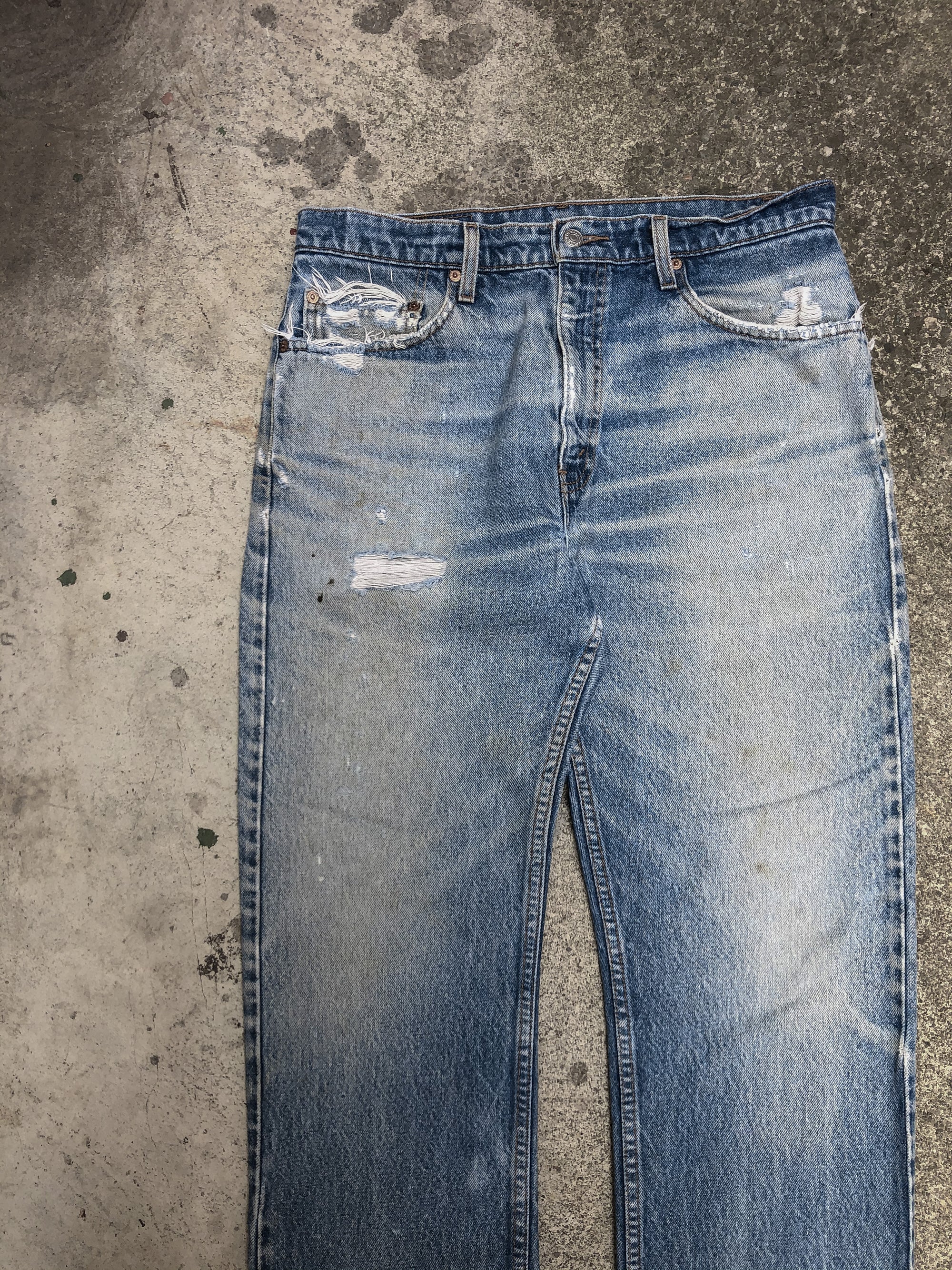 1990s Levis Distressed Faded Blue 505 (34X30)