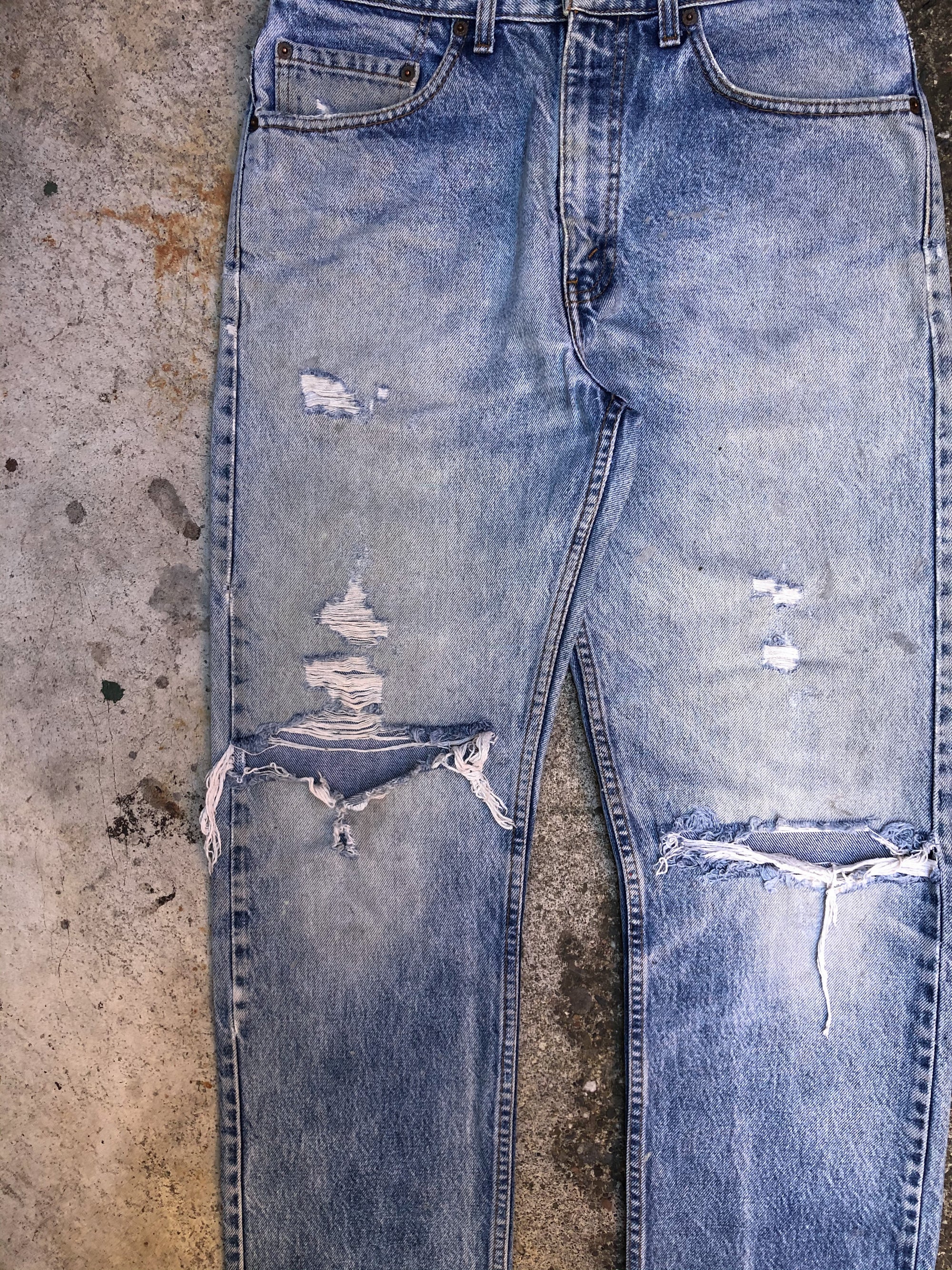 1990s Levis Distressed Faded Blue 505 (31X33)