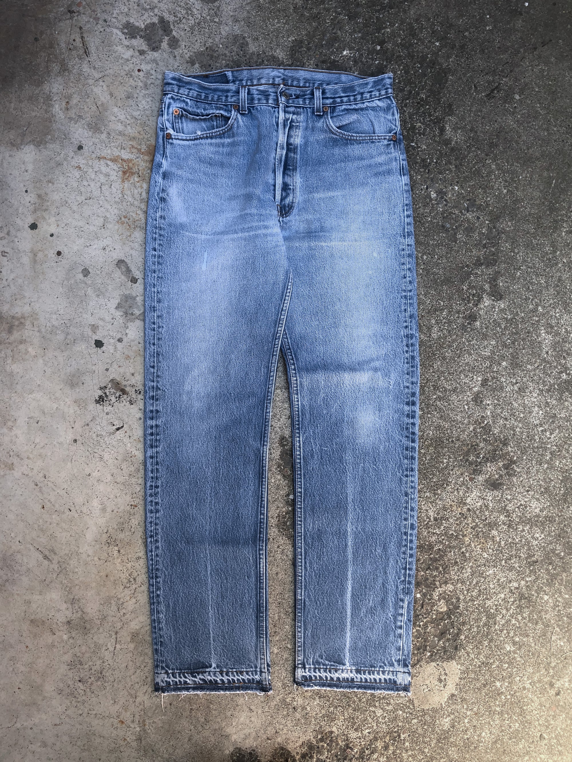 1990s Levis Faded Blue 501XX Released Hem (32X32)