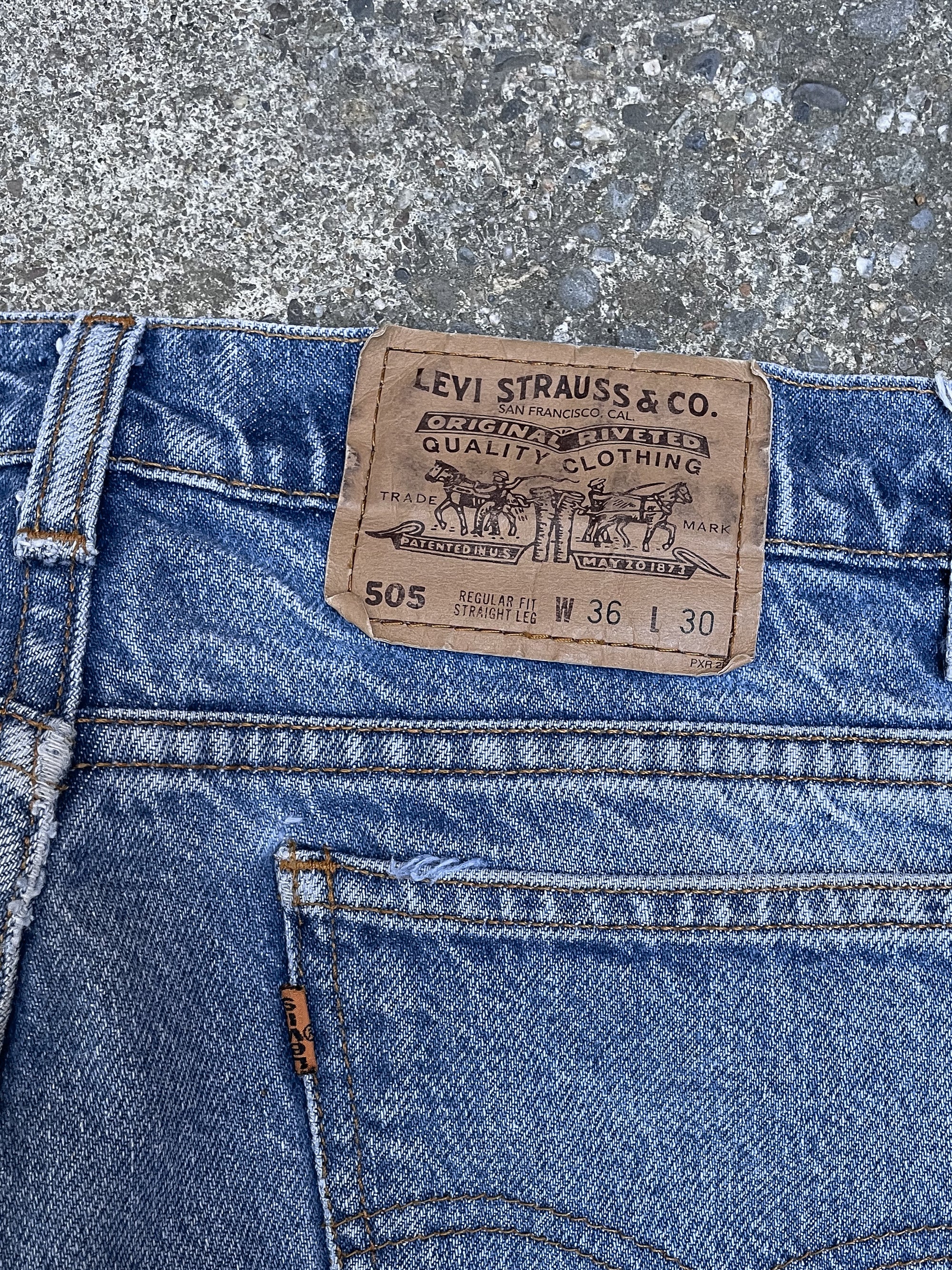 1990s Orange Tab Levi’s Faded Blue 505 (35X28)