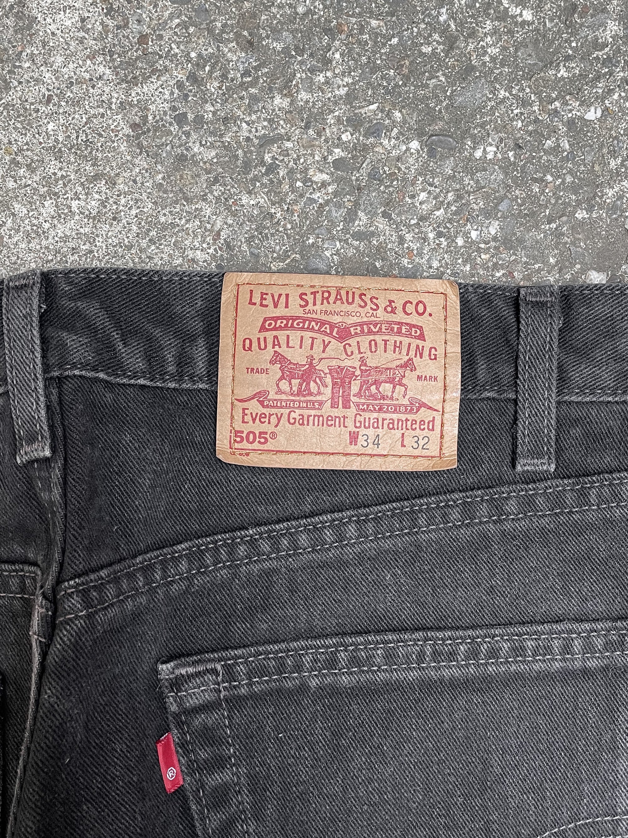 Vintage Levi’s Black 505 Released Hem (33X32)